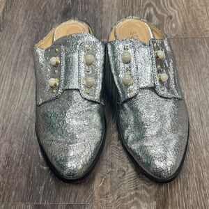 SCHUTZ Janie Silver Textured Mules Size 8.5